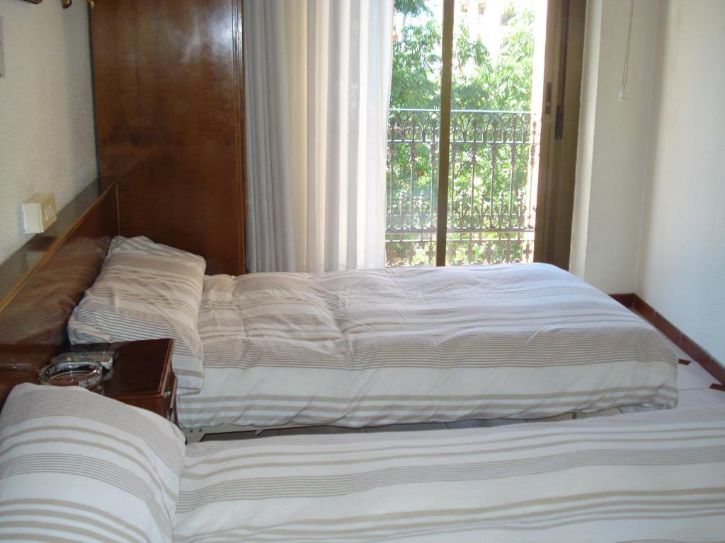 Hostal Central Zaragoza Habitación foto