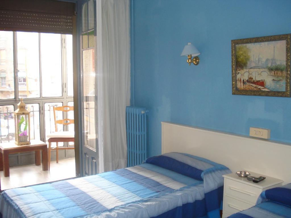 Hostal Central Zaragoza Habitación foto